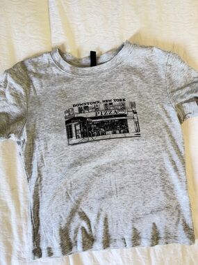 H&M Divided NYC Pizza Graphic Tee Gray Cropped Boxy T-Shirt Size Small